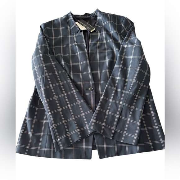 NWT Banana Republic Women's Navy
Windowpane Plaid Blazer W/Bell sleeve Size 16 - Picture 4 of 15